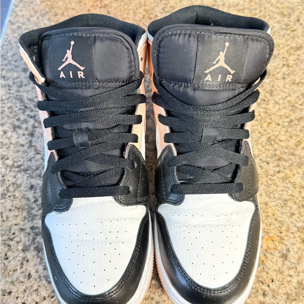 Air Jordan 1 Mid 'Crimson Tint' size 7Y
